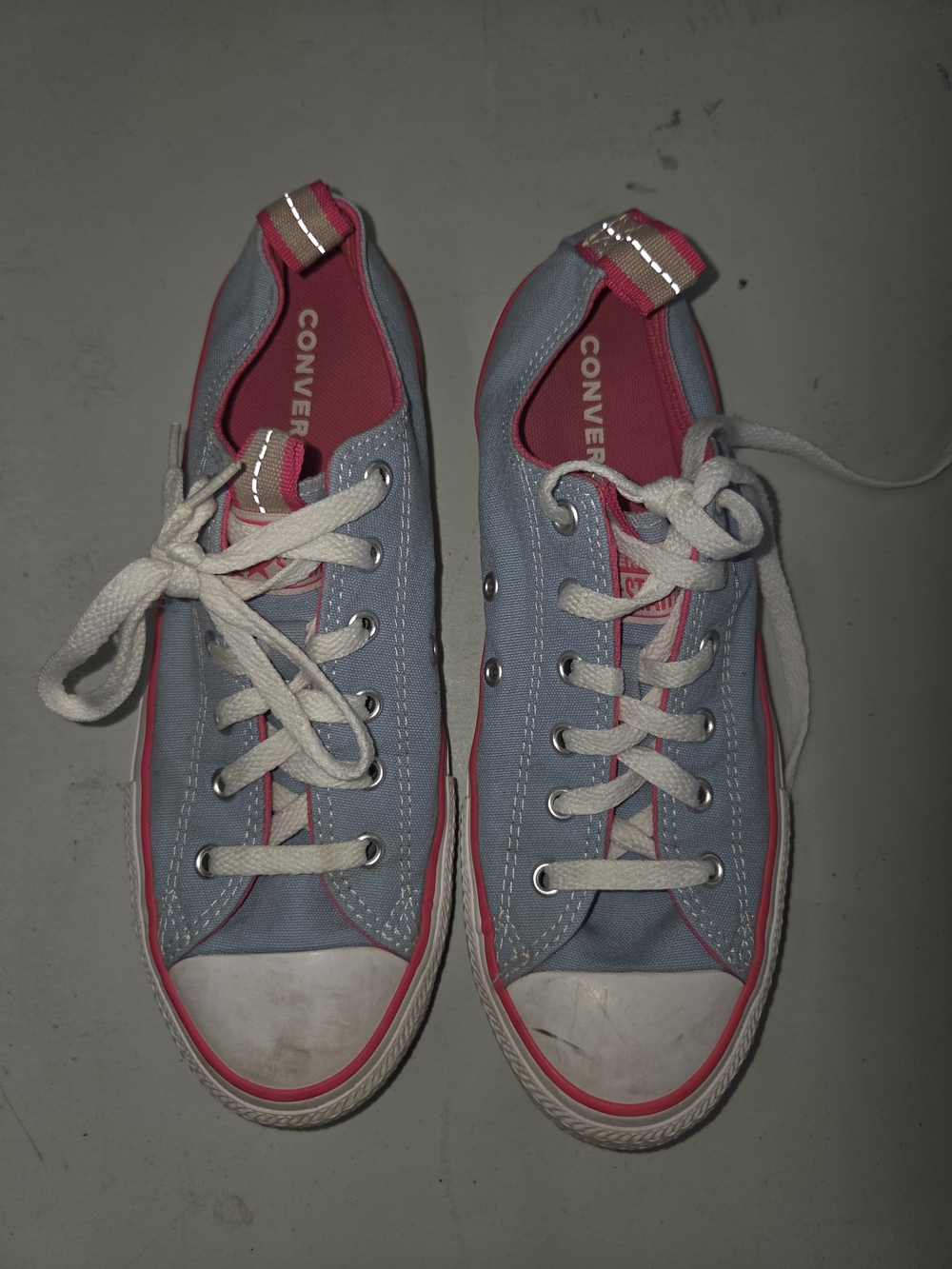 Converse Womens Low Top Sneakers in Light Blue and Pink Accent